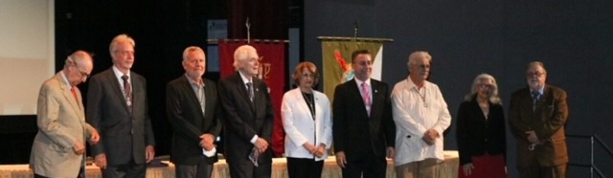 Catedrático de INTER Metro recibe medalla que lo incorpora a la Academia Puertorriqueña de Historia